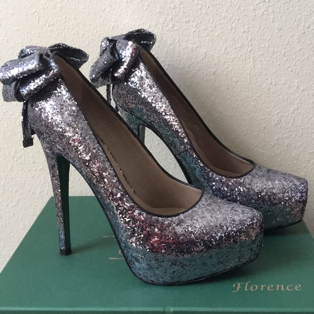 Lisa Pliner Alba pewter glitter heels